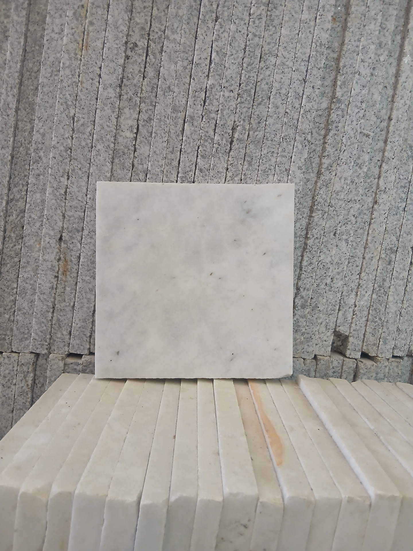سنگ چینی سفید نیریز درجه ۲ ابعاد 20*20